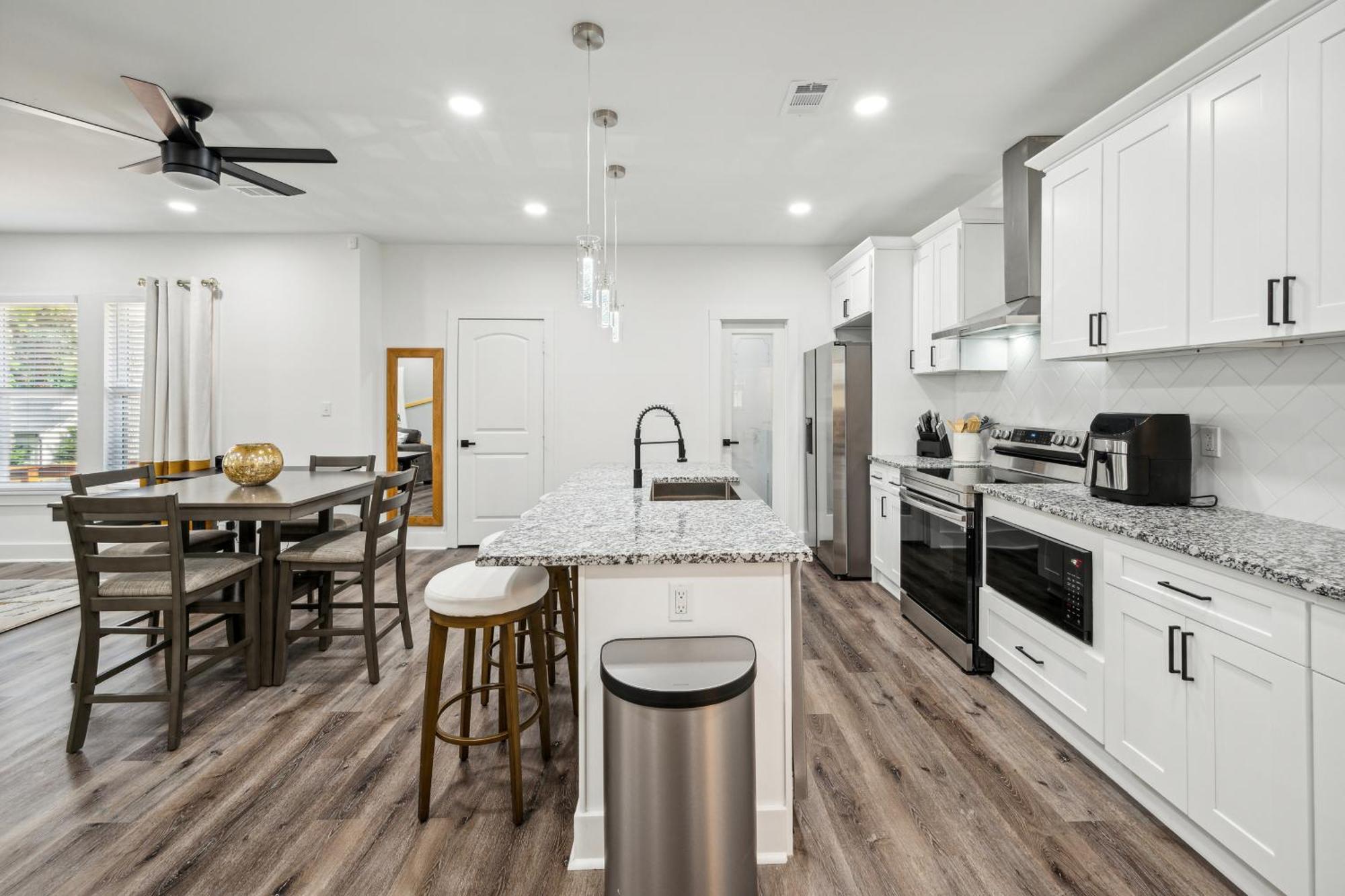 Centrally Located Home In Atlanta-10 Mins From Ga Aquarium, Mercedes Benz Stadium, & Much More Екстериор снимка